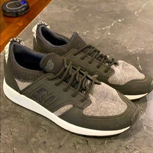 New Balance Tennis Shoes size9